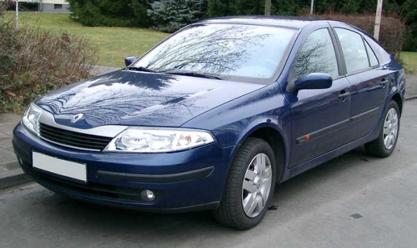 Renault_Laguna_front_20080118.jpg