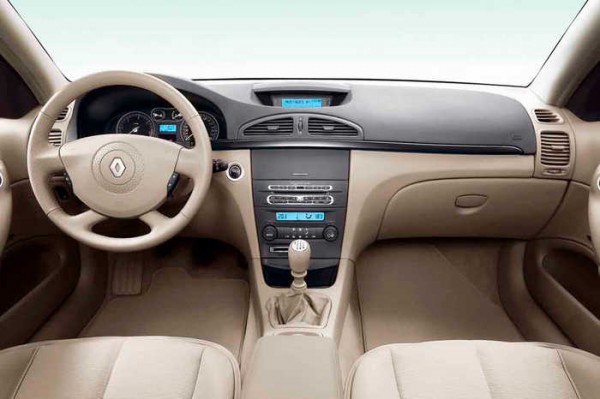 Renault_Laguna_2_006.jpg